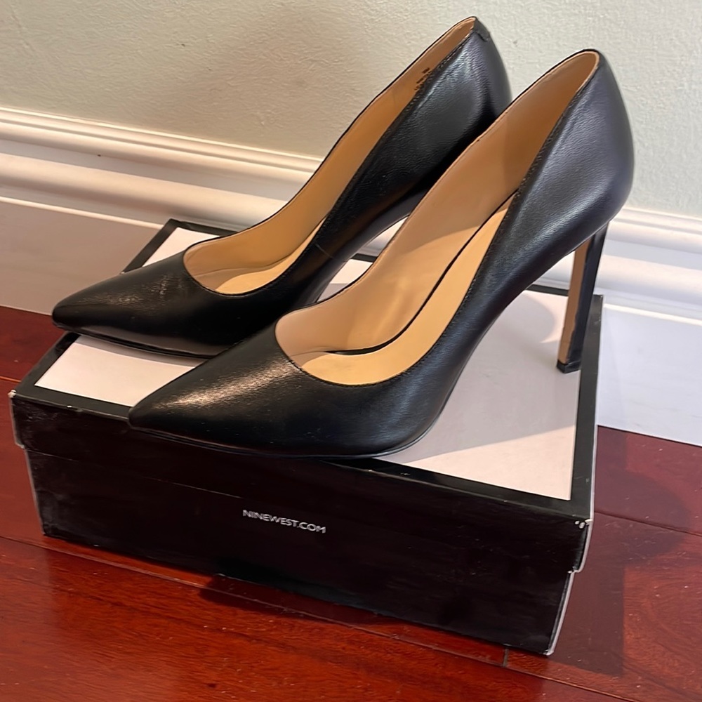 9west Black high hills shoes. Leather.